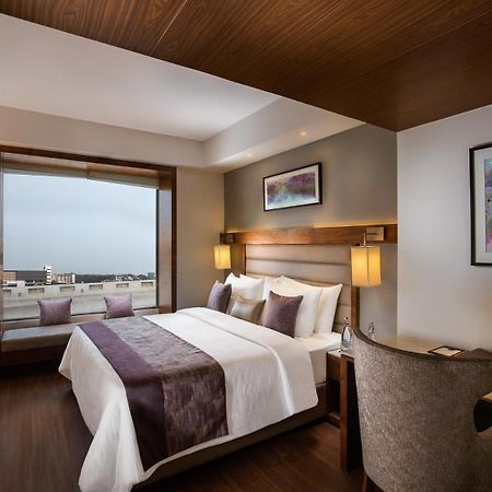 Nirvana Sarovar Portico Gorakhpur Exteriör bild