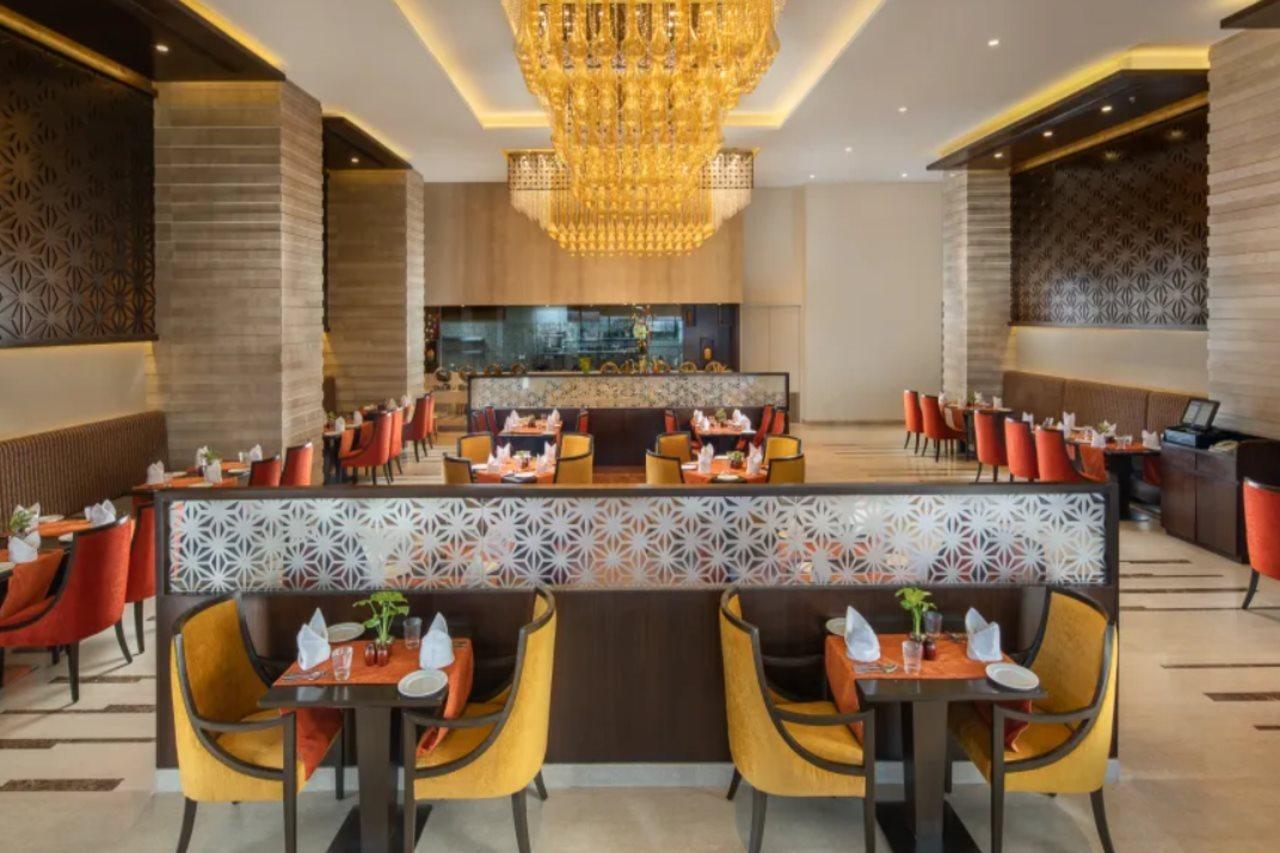 Nirvana Sarovar Portico Gorakhpur Exteriör bild