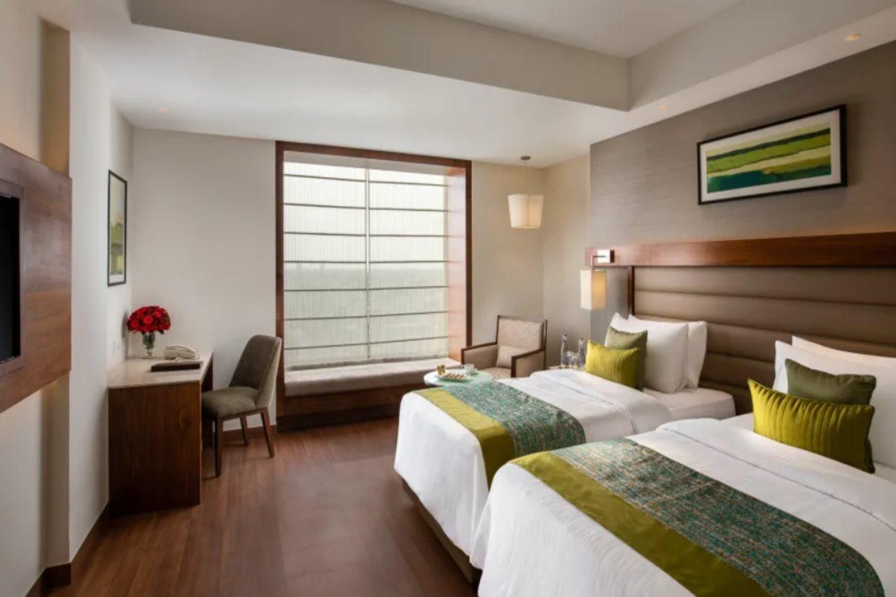 Nirvana Sarovar Portico Gorakhpur Exteriör bild