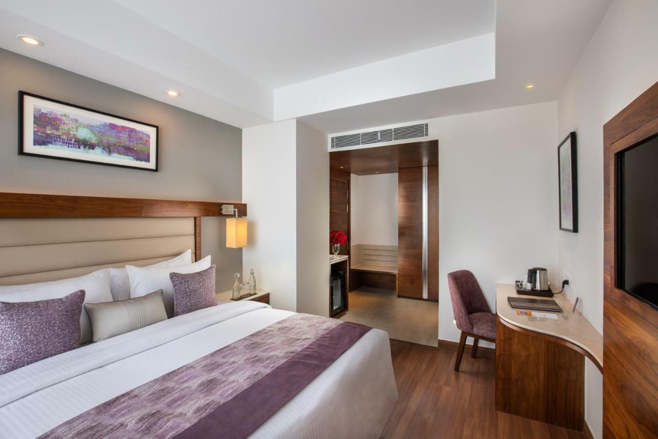 Nirvana Sarovar Portico Gorakhpur Exteriör bild
