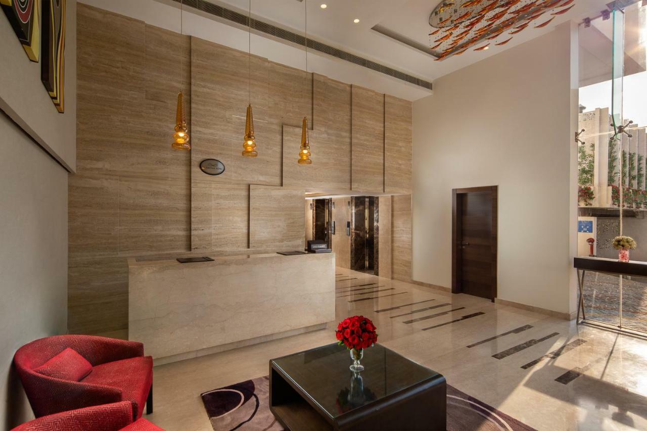 Nirvana Sarovar Portico Gorakhpur Exteriör bild