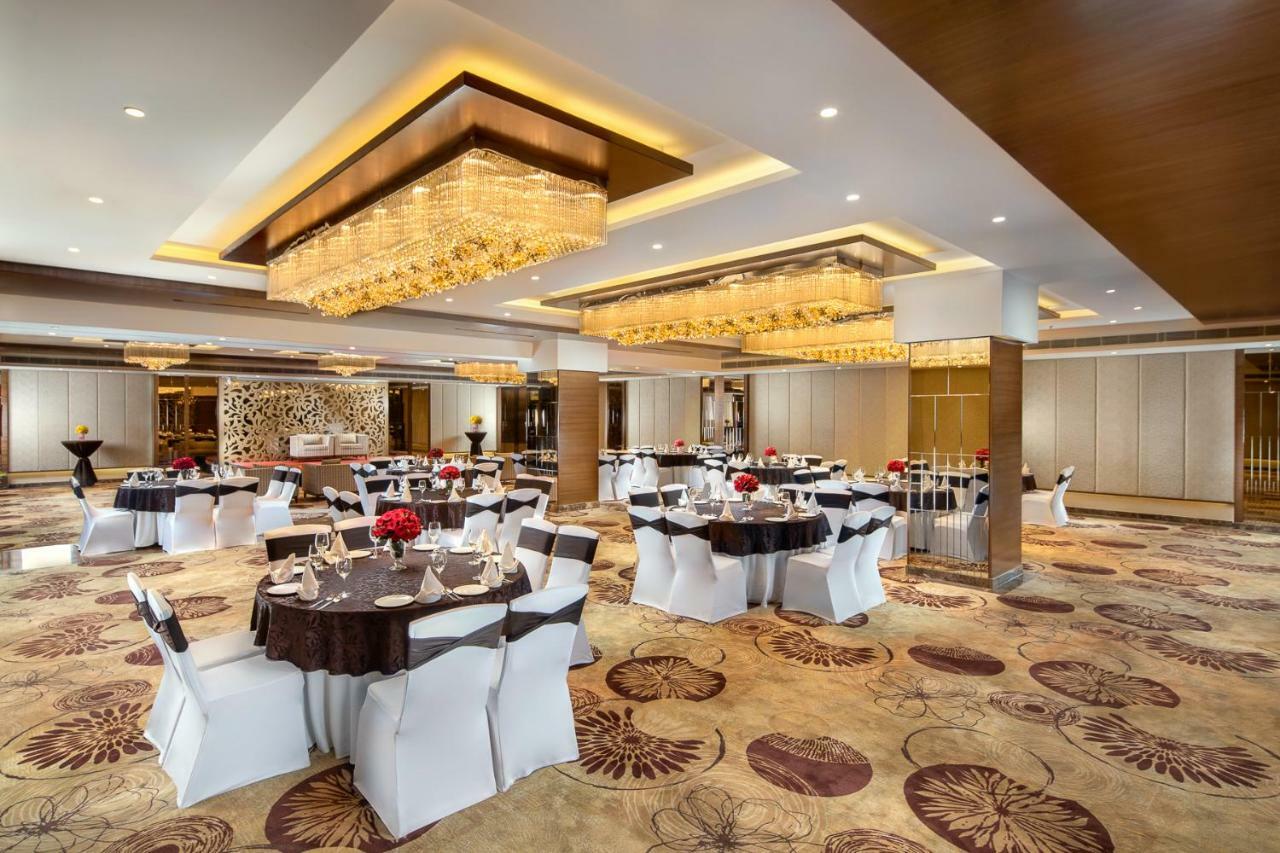 Nirvana Sarovar Portico Gorakhpur Exteriör bild