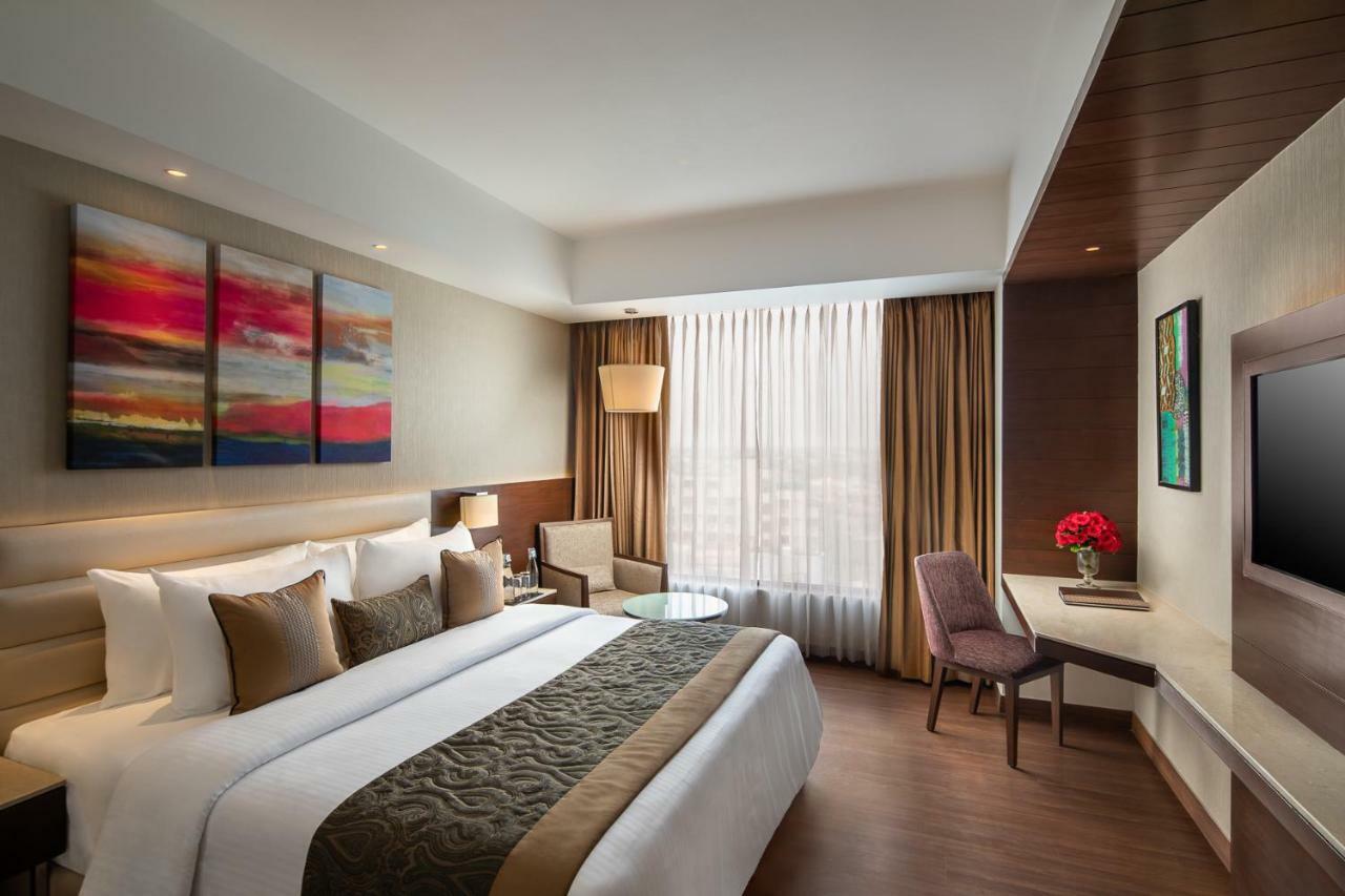Nirvana Sarovar Portico Gorakhpur Exteriör bild