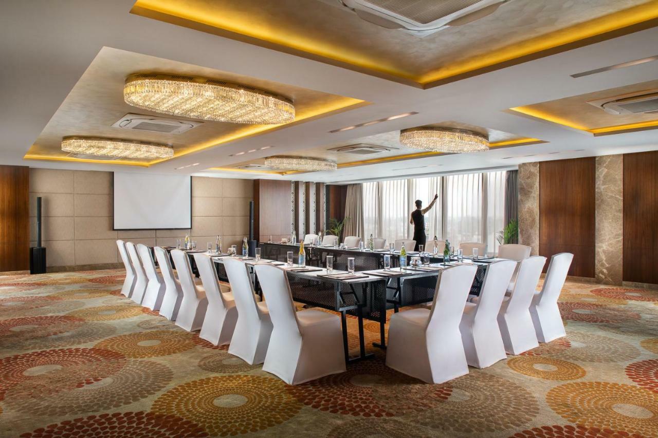 Nirvana Sarovar Portico Gorakhpur Exteriör bild
